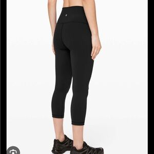 Lululemon Wunder Under Black Crop in Luxtreme